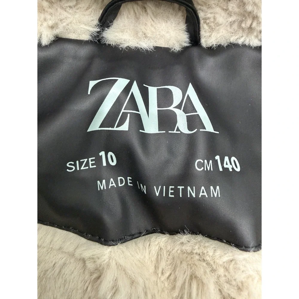 Zara girl back